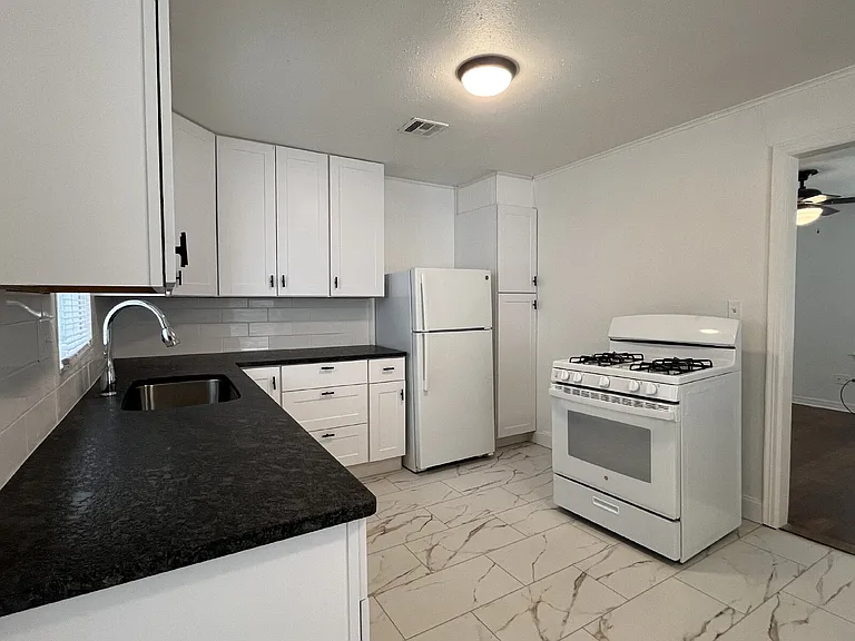 1706 W Arrowhead Pl — Photo 19