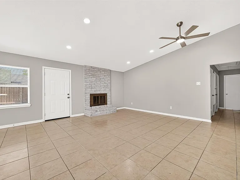 7646 Winkle Wood Ln — Photo 10