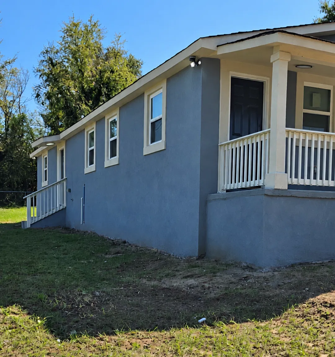 660 Lilly Ave — Photo 3