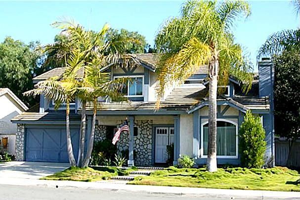 2nd image of 30 Hummingbird Ln