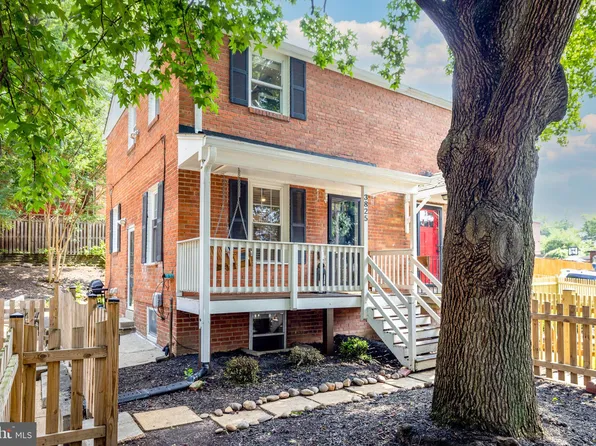 3825 S Four Mile Run Dr, Arlington, VA 22206