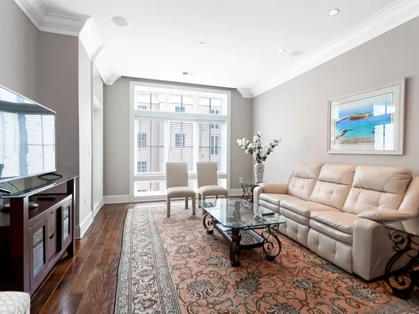 175 Concord St Unit 304, Charleston, SC 29401