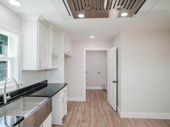 5th image of 603 Samuel St