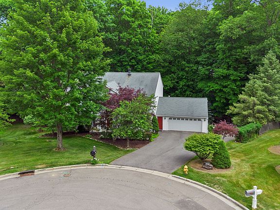 5th image of 2517 Oak Hollow Rd