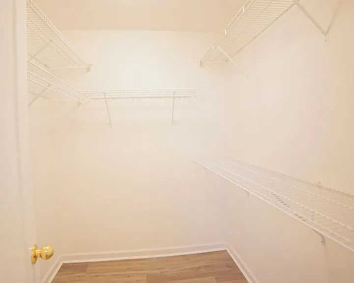 1060 Kingdom Dr — Photo 9