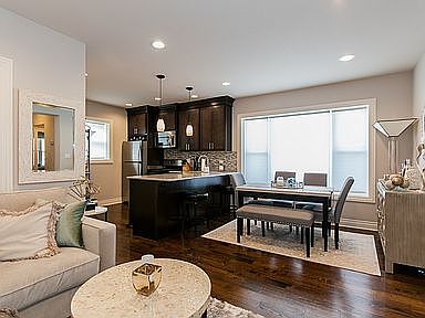 1st image of 4208 N Sacramento Ave #3F