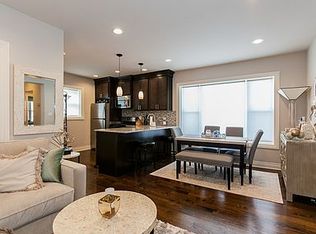 4208 N Sacramento Ave #3F, Chicago, IL 60618