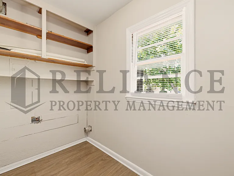 2917 S Walnut St — Photo 42