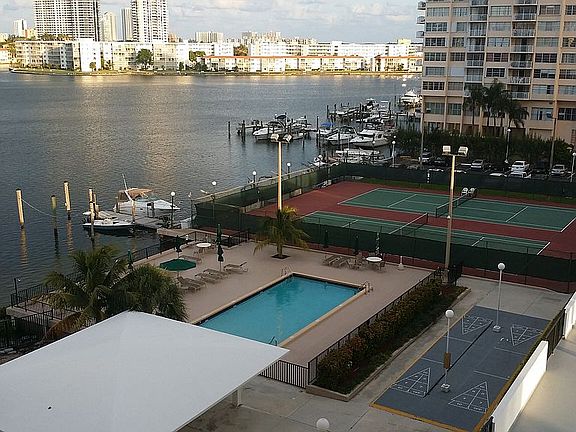 3rd image of 2780 NE 183rd St APT 610