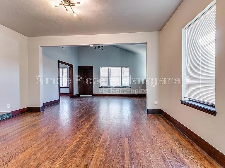 421 NW 25th St — Photo 5