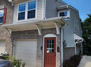 403 River Rdg, Lawrenceburg, IN 47025