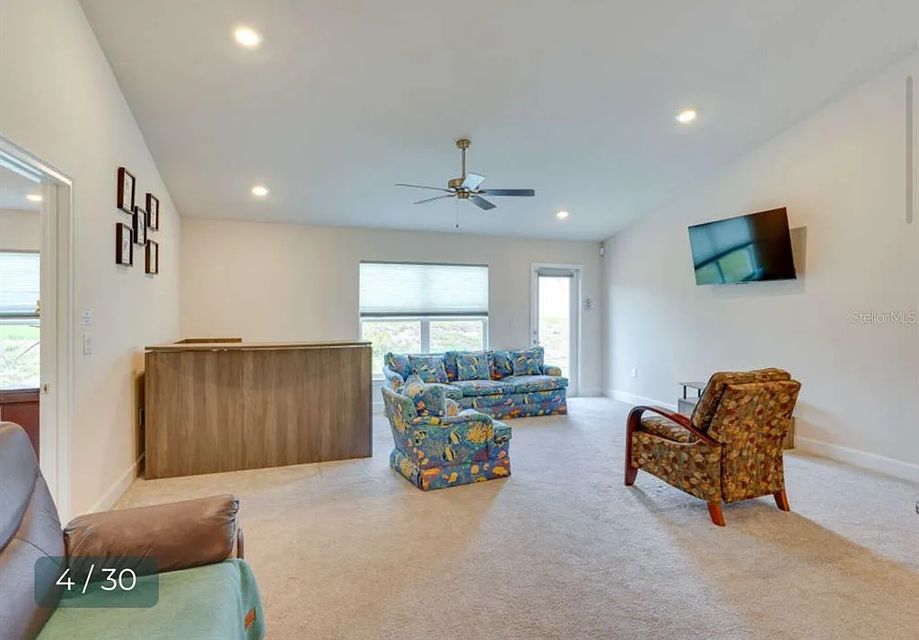 4 bed, 2.0 bath, 1930 sqft, $1,999 — Photo 4