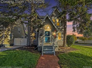 1118 Oxford Rd, Berkley, MI 48072