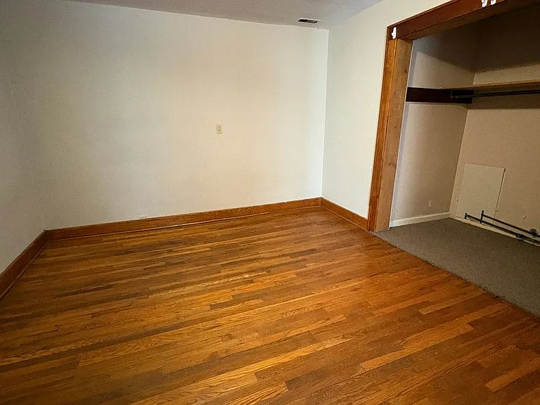 205 S Lewis St — Photo 5