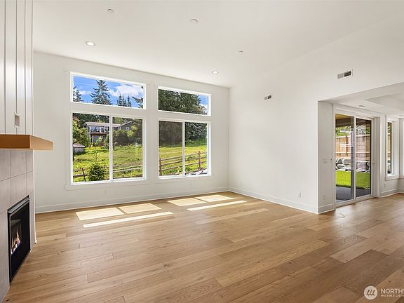 3rd image of 21613 Poplar Way