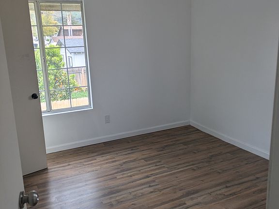 4th image of 4200 N Ventura Ave #D