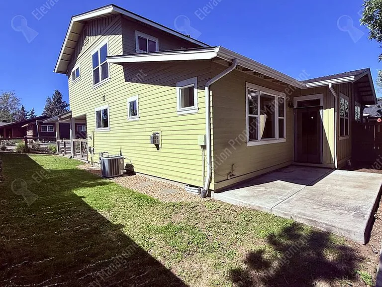 790 NE Isabella Ln — Photo 20