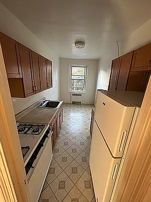 2nd image of 2709 Ocean Ave APT C6