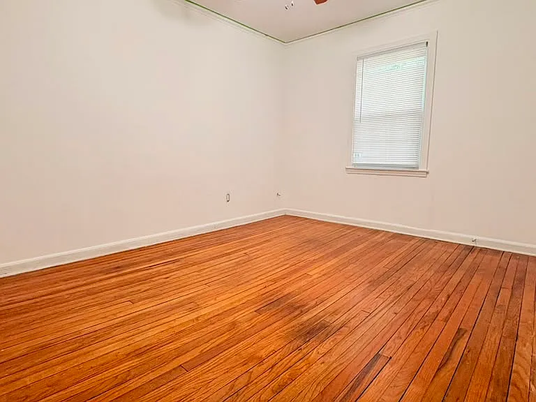 320 Georgia Ave — Photo 9