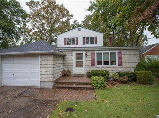 38 Audubon St, Nesconset, NY 11767