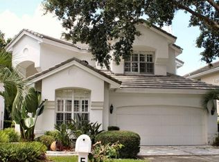 5419 Avenal Dr, Lutz, FL 33558