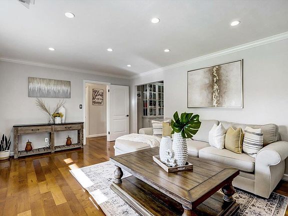 4th image of 1618 Lenolt St