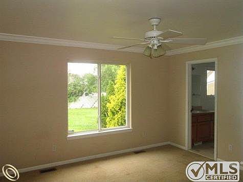 264-002949-bed3b.JPG