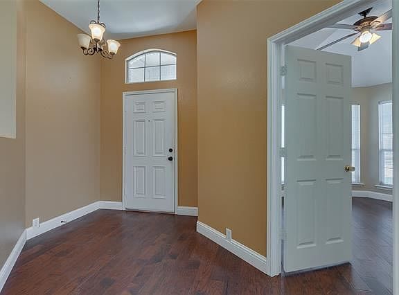 3rd image of 513 Oakbrook Dr