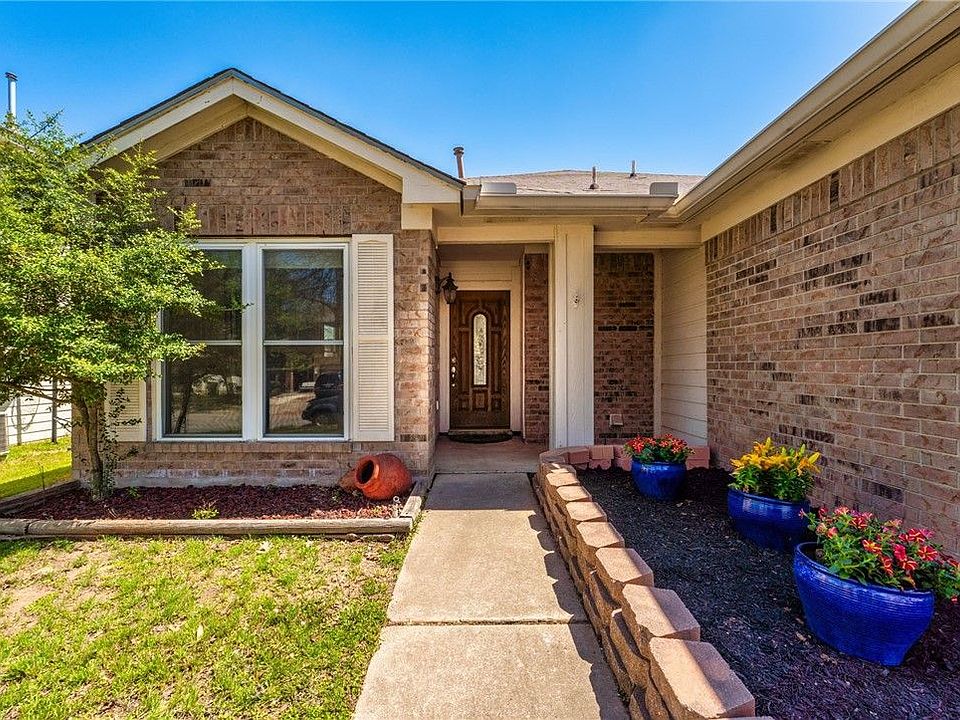 1st image of 2036 Charlotte Way