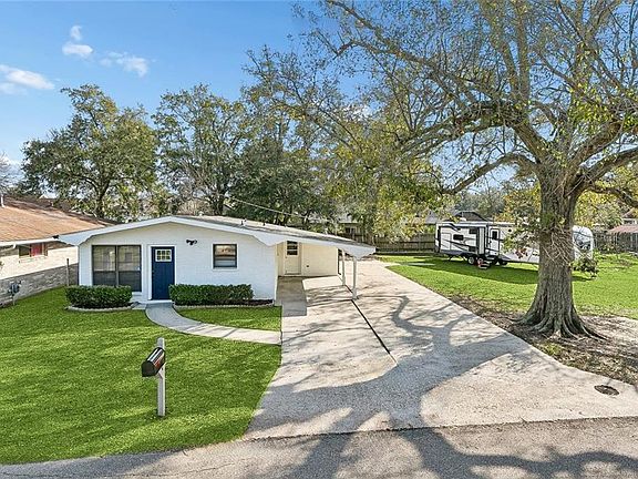 3rd image of 2628 Cardinal Dr
