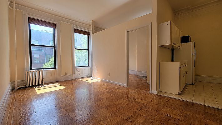 1st image of 313 W 76th St APT 4A
