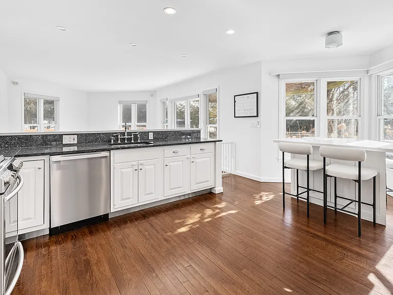 141 Harvest Ln — Photo 10