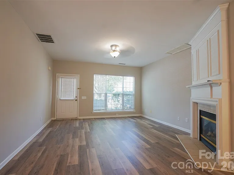 2411 Normancrest Ct — Photo 4
