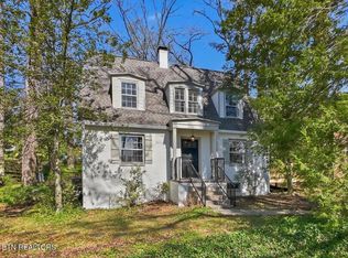 5707 Woodburn Dr, Knoxville, TN 37919