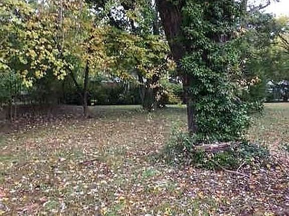 3rd image of 25 Meadowbrook Dr