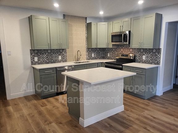 2nd image of 2444 14th Ave S