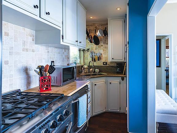 3rd image of 31693 Wildwood Rd #1