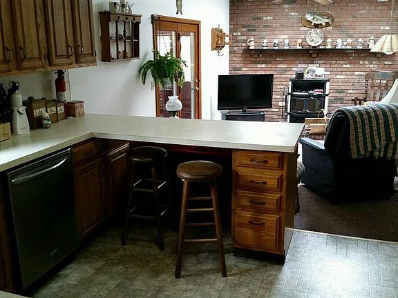 4th image of 22 Cedarcrest Dr