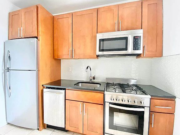 3rd image of 566 W 162nd St APT 54