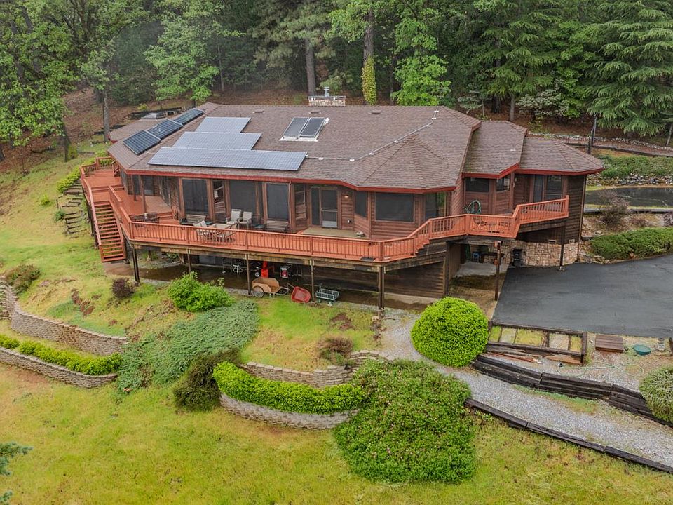 1st image of 16150 Pinewood Dr