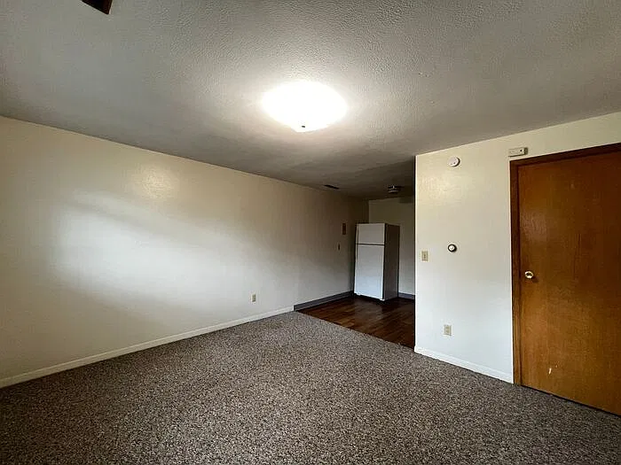 1 bed, 1.0 bath, $895 — Photo 4