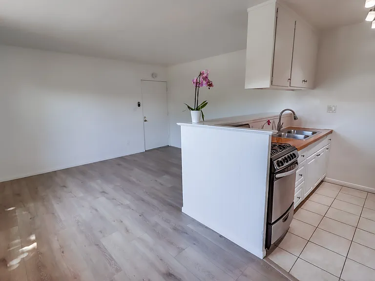1024 Turquoise St #A — Photo 15