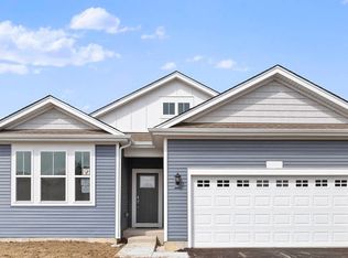 920 Savannah Ln, Algonquin, IL 60102