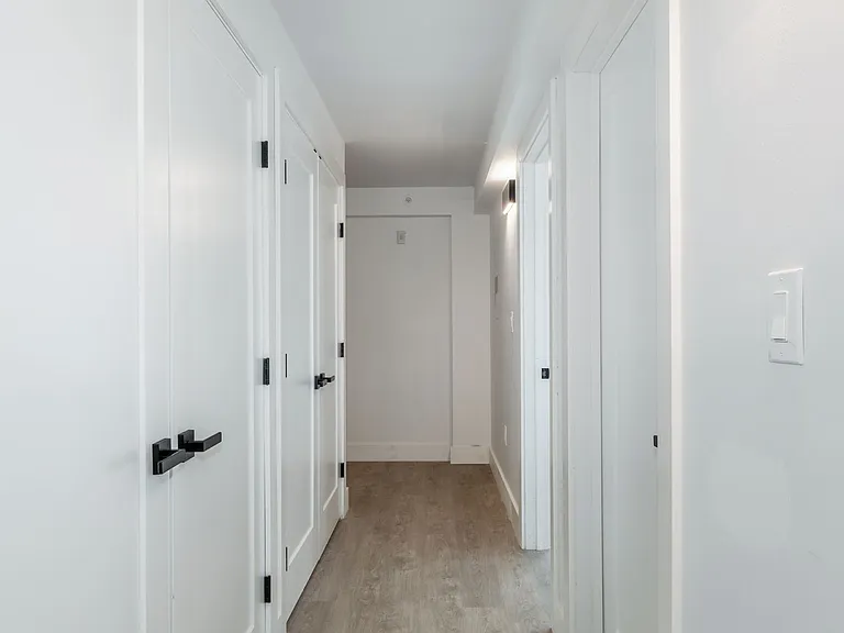 Artist's View 734 S 17th St — Photo 13