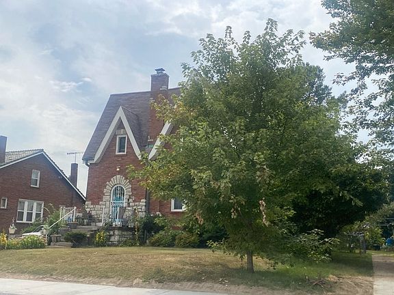2nd image of 7426 Florissant Rd