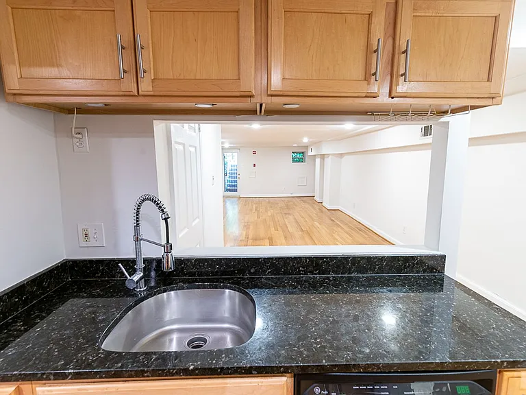 1350 Kenyon St NW — Photo 4