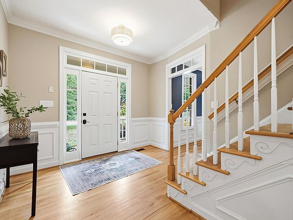 4th image of 1125 Chilmark Ave
