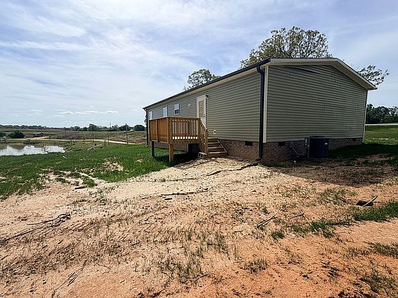 5th image of 1649 Beaverdam Creek Rd