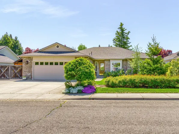 573 Blue Heron Way, Central Point, OR 97502