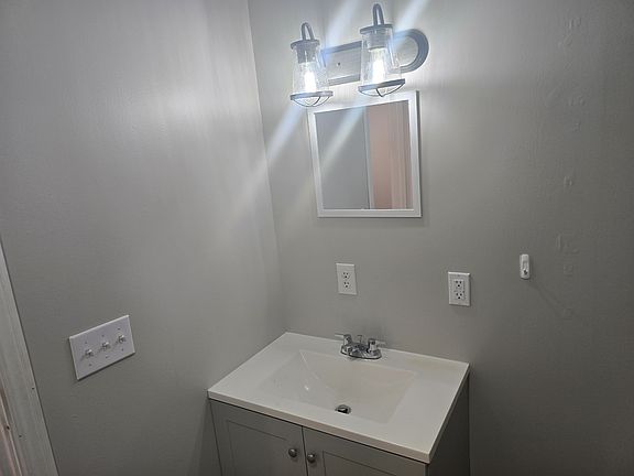 2nd image of 1140 Walnut Hill Rd #C